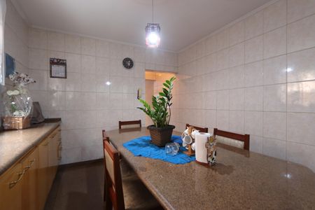 Casa à venda com 200m², 3 quartos e 8 vagasCopa