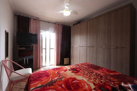 Casa à venda com 200m², 3 quartos e 8 vagasSuíte 1