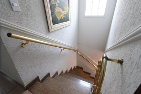 Casa à venda com 200m², 3 quartos e 8 vagasEscada