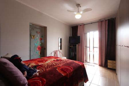 Casa à venda com 200m², 3 quartos e 8 vagasSuíte 1