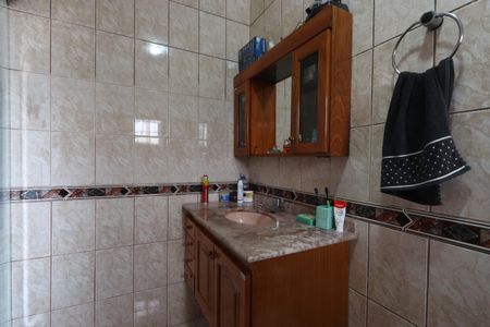 Casa à venda com 200m², 3 quartos e 8 vagasBanheiro da Suíte 1