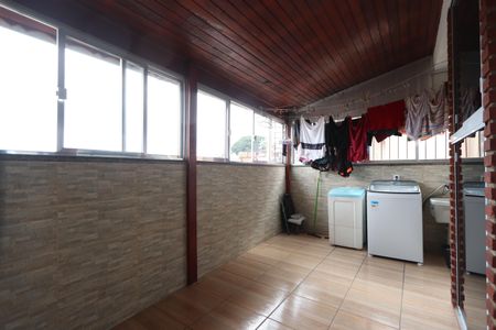 Casa à venda com 200m², 3 quartos e 8 vagasLavanderia