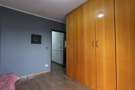 Casa à venda com 200m², 3 quartos e 8 vagasSuíte 2