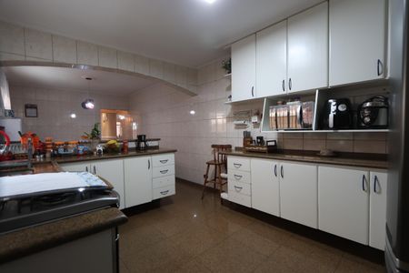 Casa à venda com 200m², 3 quartos e 8 vagasCozinha