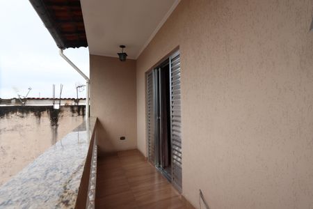 Casa à venda com 200m², 3 quartos e 8 vagasVaranda da Suíte 1