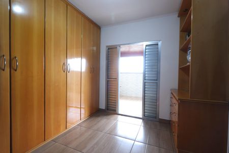 Casa à venda com 200m², 3 quartos e 8 vagasSuíte 2