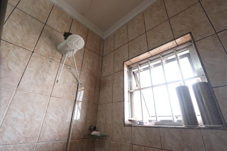 Casa à venda com 200m², 3 quartos e 8 vagasBanheiro da Suíte 1