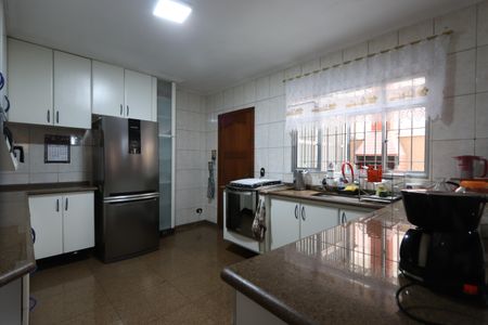 Casa à venda com 200m², 3 quartos e 8 vagasCozinha
