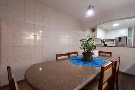 Casa à venda com 200m², 3 quartos e 8 vagasCopa