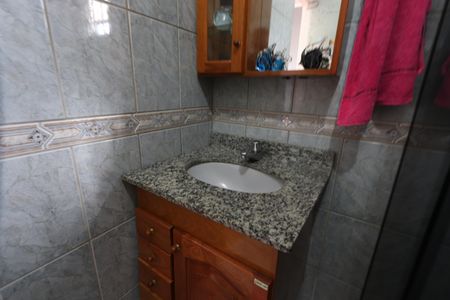 Casa à venda com 200m², 3 quartos e 8 vagasBanheiro da Suíte 2