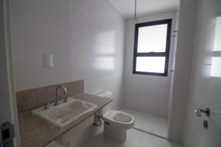 Apartamento à venda com 162m², 3 quartos e 3 vagas Apartamento à venda com 162m², 3 quartos e 3 vagasBanheiro da Suíte 1