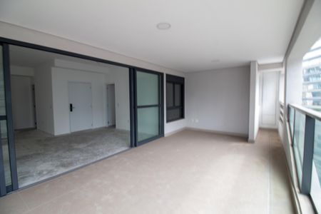 Apartamento à venda com 162m², 3 quartos e 3 vagas Apartamento à venda com 162m², 3 quartos e 3 vagasVaranda