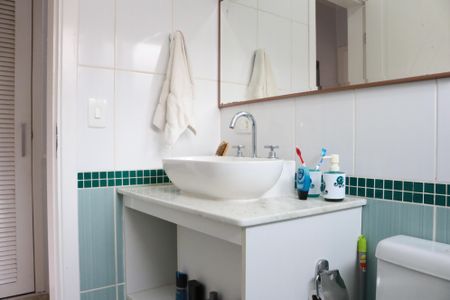 Casa à venda com 158m², 4 quartos e 2 vagasBanheiro 2