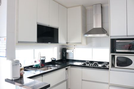 Casa à venda com 158m², 4 quartos e 2 vagasCozinha