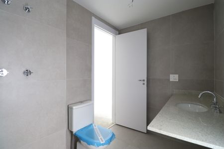 Apartamento à venda com 180m², 3 quartos e 2 vagasBanheiro da Suíte 3