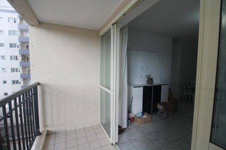 Apartamento à venda com 77m², 3 quartos e 2 vagasSala - Varanda