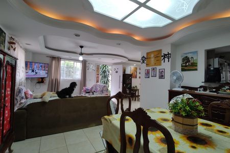 Casa de condomínio para alugar com 500m², 4 quartos e 2 vagas Casa de condomínio para alugar com 500m², 4 quartos e 2 vagasSala