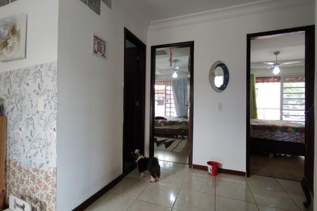 Casa de condomínio para alugar com 500m², 4 quartos e 2 vagas Casa de condomínio para alugar com 500m², 4 quartos e 2 vagasHall social