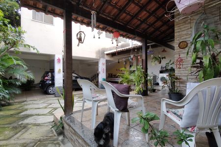 Casa de condomínio para alugar com 500m², 4 quartos e 2 vagas Casa de condomínio para alugar com 500m², 4 quartos e 2 vagasQuintal