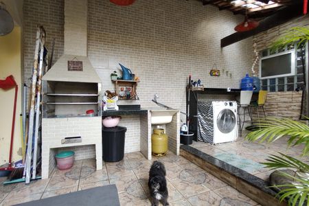 Casa de condomínio para alugar com 500m², 4 quartos e 2 vagas Casa de condomínio para alugar com 500m², 4 quartos e 2 vagasQuintal