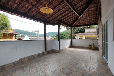 Casa de condomínio para alugar com 500m², 4 quartos e 2 vagas Casa de condomínio para alugar com 500m², 4 quartos e 2 vagasTerraço