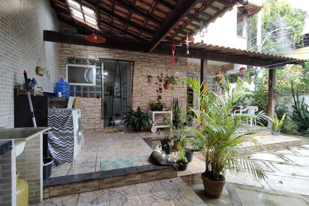 Casa de condomínio para alugar com 500m², 4 quartos e 2 vagas Casa de condomínio para alugar com 500m², 4 quartos e 2 vagasQuintal