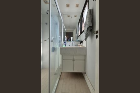 Apartamento à venda com 106m², 3 quartos e 2 vagasBanheiro da suíte