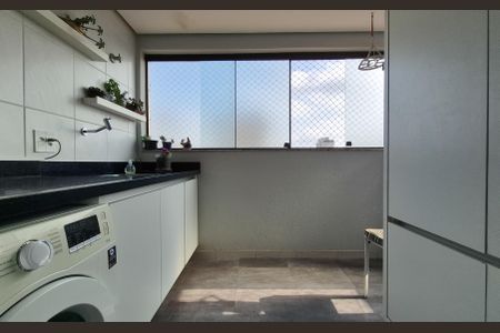 Apartamento à venda com 106m², 3 quartos e 2 vagasLavanderia