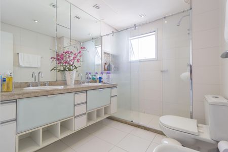 Apartamento à venda com 179m², 4 quartos e 3 vagas Apartamento à venda com 179m², 4 quartos e 3 vagasBanheiro Suíte 3