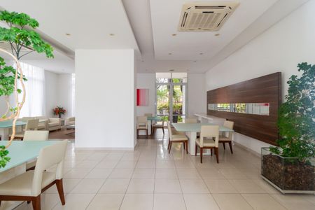 Apartamento à venda com 179m², 4 quartos e 3 vagas Apartamento à venda com 179m², 4 quartos e 3 vagasÁrea comum