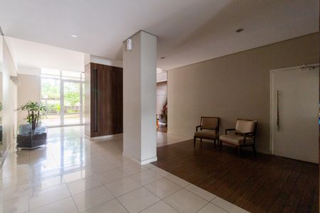 Apartamento à venda com 179m², 4 quartos e 3 vagas Apartamento à venda com 179m², 4 quartos e 3 vagasHall social
