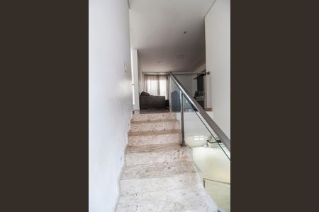 Casa à venda com 425m², 4 quartos e 2 vagasEscada