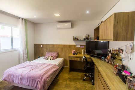 Casa à venda com 425m², 4 quartos e 2 vagasSuíte 4