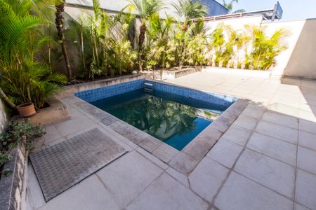 Casa à venda com 425m², 4 quartos e 2 vagasPiscina