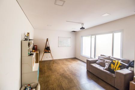 Casa à venda com 425m², 4 quartos e 2 vagasEscritório