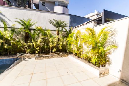 Casa à venda com 425m², 4 quartos e 2 vagasQuintal