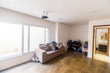 Casa à venda com 425m², 4 quartos e 2 vagasEscritório