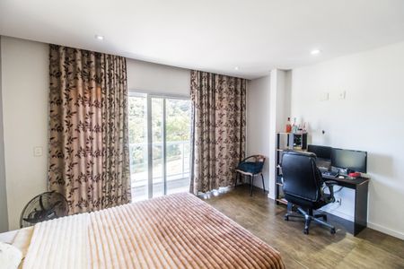 Casa à venda com 425m², 4 quartos e 2 vagasSuíte 1