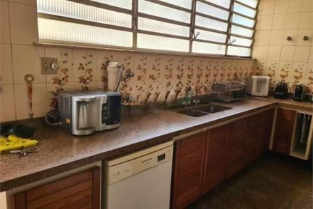 Casa à venda com 400m², 3 quartos e 3 vagas Casa à venda com 400m², 3 quartos e 3 vagasCozinha