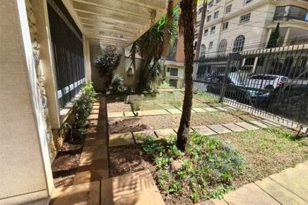 Casa à venda com 400m², 3 quartos e 3 vagas Casa à venda com 400m², 3 quartos e 3 vagasEntrada