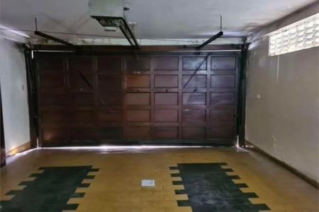 Casa à venda com 400m², 3 quartos e 3 vagas Casa à venda com 400m², 3 quartos e 3 vagasGaragem