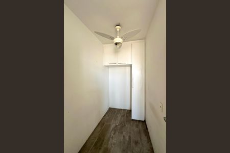 Apartamento à venda com 167m², 3 quartos e 2 vagas Apartamento à venda com 167m², 3 quartos e 2 vagasQuarto de Serviço