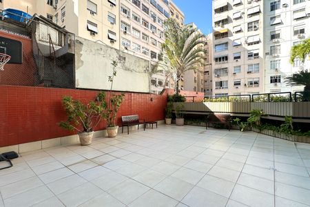 Apartamento à venda com 167m², 3 quartos e 2 vagas Apartamento à venda com 167m², 3 quartos e 2 vagasÁrea Comum - Playground