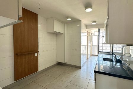 Apartamento à venda com 167m², 3 quartos e 2 vagas Apartamento à venda com 167m², 3 quartos e 2 vagasCozinha