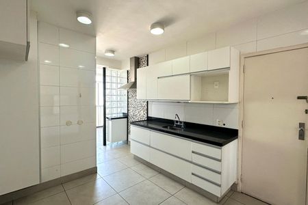 Apartamento à venda com 167m², 3 quartos e 2 vagas Apartamento à venda com 167m², 3 quartos e 2 vagasCozinha