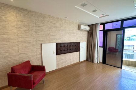 Apartamento à venda com 167m², 3 quartos e 2 vagas Apartamento à venda com 167m², 3 quartos e 2 vagasSuíte