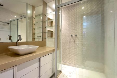 Apartamento à venda com 167m², 3 quartos e 2 vagas Apartamento à venda com 167m², 3 quartos e 2 vagasBanheiro da Suíte