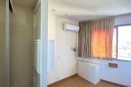 Apartamento à venda com 167m², 3 quartos e 2 vagas Apartamento à venda com 167m², 3 quartos e 2 vagasQuarto 2