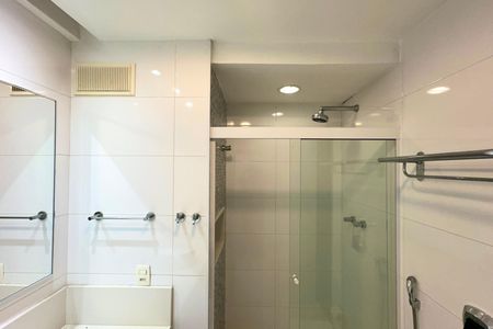 Apartamento à venda com 167m², 3 quartos e 2 vagas Apartamento à venda com 167m², 3 quartos e 2 vagasBanheiro Social