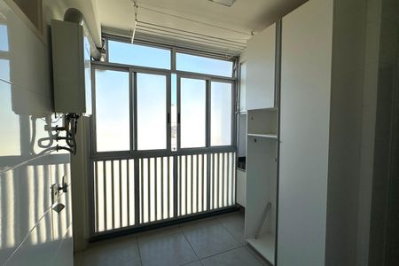 Apartamento à venda com 167m², 3 quartos e 2 vagas Apartamento à venda com 167m², 3 quartos e 2 vagasÁrea de Serviço